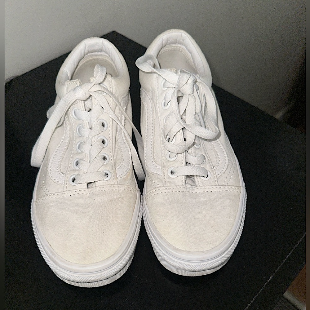 Woman’s Vans White Sneakers